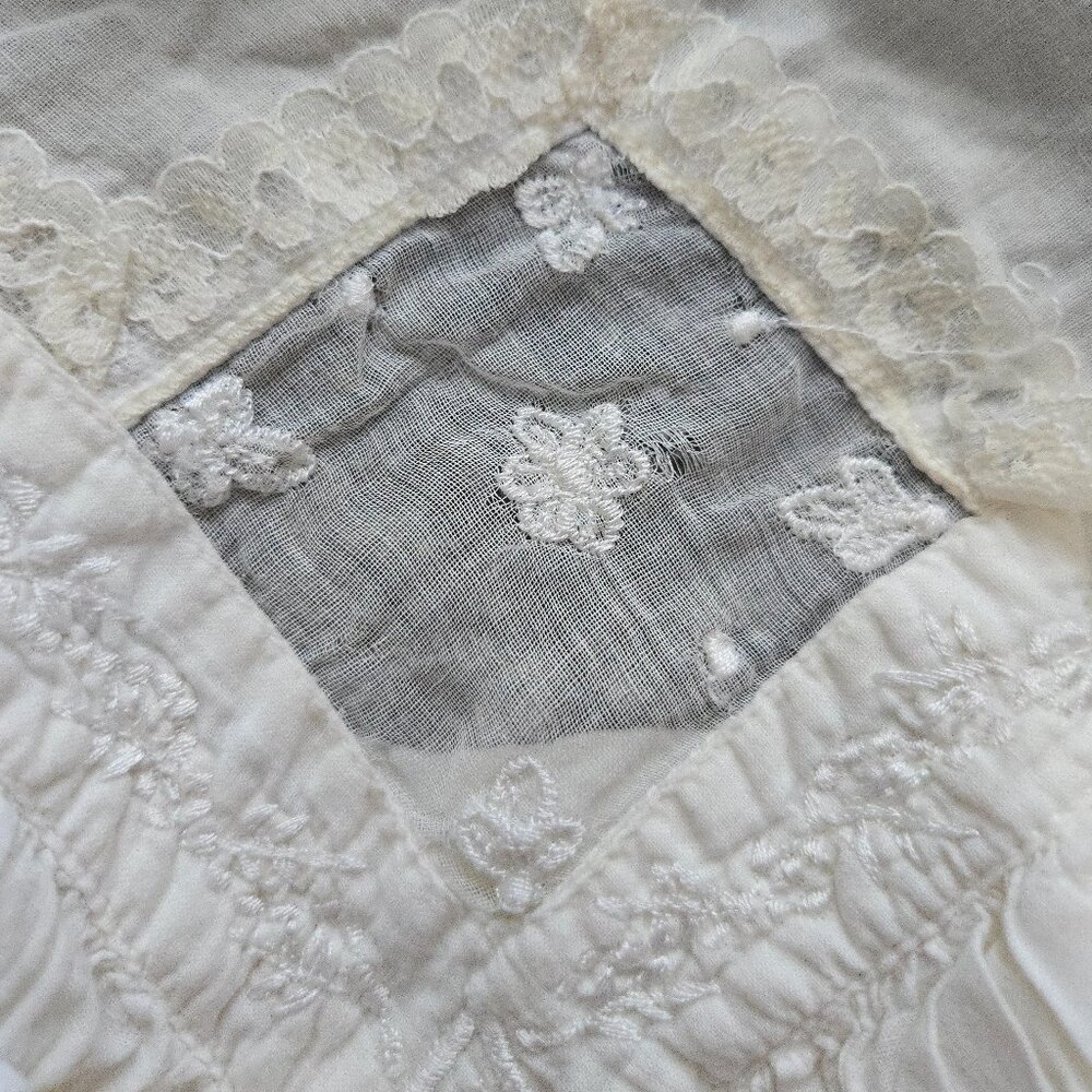 90's Antique Keyhole Blouse - Picture 12 of 16